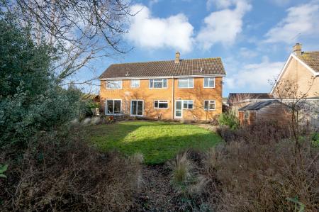 5 bedroom Detached house for sale in Queens Walk, Stamford