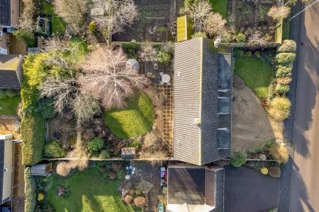 5 bedroom Detached house for sale in Queens Walk, Stamford