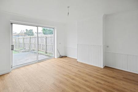 3 bedroom Semi-detached house to let in Lincoln Road, Stamford, PE9