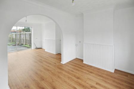 3 bedroom Semi-detached house to let in Lincoln Road, Stamford, PE9