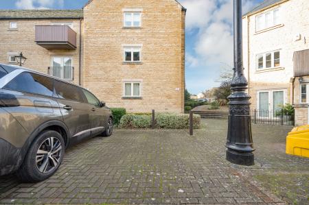 4 bedroom Town house for sale in Wharf Road, Stamford