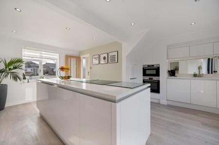 4 bedroom Detached house for sale in Stirling Road, Stamford, PE9