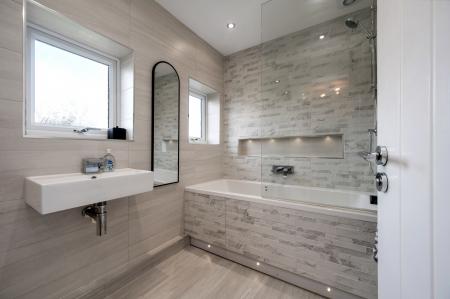 4 bedroom Detached house for sale in Stirling Road, Stamford, PE9