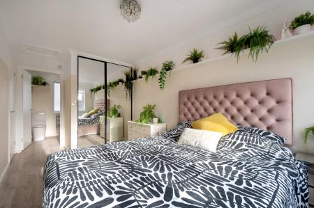 4 bedroom Detached house for sale in Stirling Road, Stamford, PE9