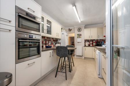 2 bedroom Detached bungalow for sale in St Johns Close, Ryhall