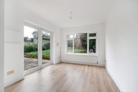 4 bedroom Detached house for sale in Woodhead Close, Stamford