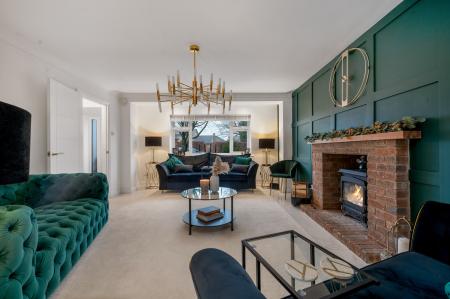 4 bedroom Detached house for sale in Cedar Road, Stamford