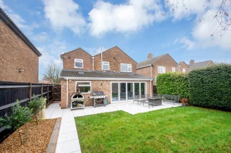 4 bedroom Detached house for sale in Cedar Road, Stamford