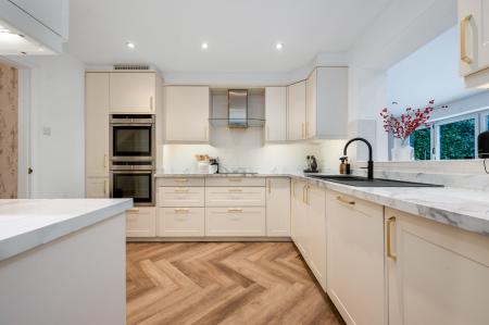 4 bedroom Detached house for sale in Cedar Road, Stamford