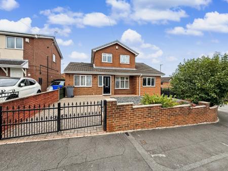 4 bedroom Detached house for sale in Athena Road, Birches Head, Stoke-on-Trent, ST1