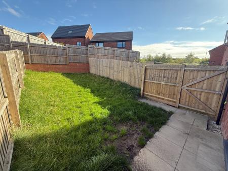 3 bedroom Semi-detached house for sale in George Steele Avenue, Bucknall, Stoke-on-Trent, ST2