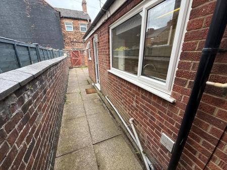 2 bedroom Terraced House for sale in Hartshill Road, Hartshill, Stoke-on-Trent, ST4