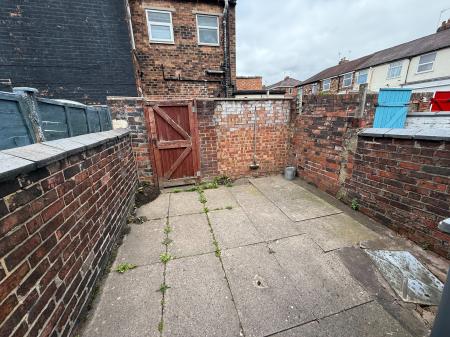 2 bedroom Terraced House for sale in Hartshill Road, Hartshill, Stoke-on-Trent, ST4