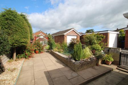 2 bedroom Semi-detached bungalow for sale in Scarratt Drive, Forsbrook, Stoke-on-Trent, ST11