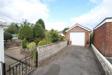2 bedroom Semi-detached bungalow for sale in Scarratt Drive, Forsbrook, Stoke-on-Trent, ST11
