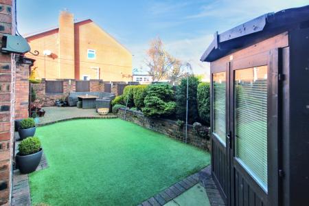 3 bedroom Semi-detached house for sale in Uttoxeter Road, Blythe Bridge, Stoke-on-Trent, ST3