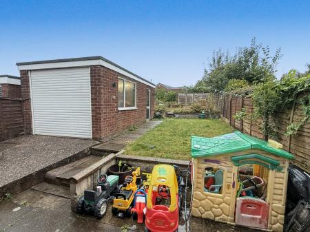 3 bedroom Semi-detached house for sale in Gleneagles Crescent, Birches Head, Stoke-on-Trent, ST1