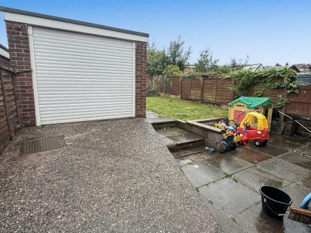 3 bedroom Semi-detached house for sale in Gleneagles Crescent, Birches Head, Stoke-on-Trent, ST1