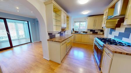 3 bedroom Detached house for sale in Widecombe Road, Birches Head, Stoke-on-Trent, ST1