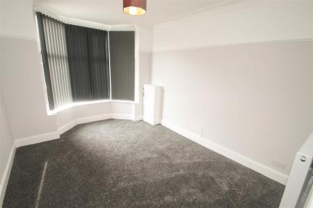 1 bedroom Flat to let in Blurton Road, Heron Cross, Stoke-on-Trent, ST4