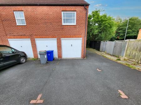 3 bedroom Town house to let in Willowfield Drive, Trentham, Stoke-on-Trent, ST4