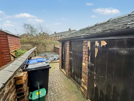 3 bedroom End of terrace house for sale in London Road, Chesterton, Newcastle-under-Lyme, ST5
