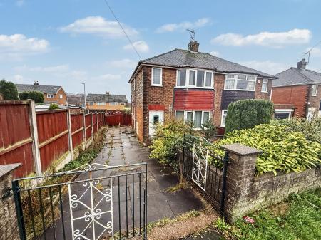 2 bedroom Semi-detached house for sale in Riceyman Road, Bradwell, Newcastle-under-Lyme, ST5
