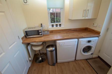 3 bedroom Detached house to let in Snowgoose Way, Newcastle-under-Lyme, ST5