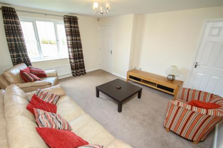 3 bedroom Detached house to let in Snowgoose Way, Newcastle-under-Lyme, ST5