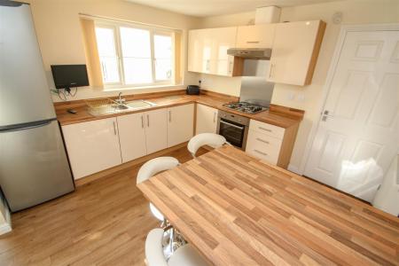 3 bedroom Detached house to let in Snowgoose Way, Newcastle-under-Lyme, ST5