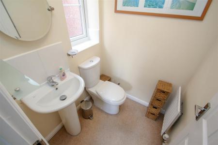 3 bedroom Detached house to let in Snowgoose Way, Newcastle-under-Lyme, ST5