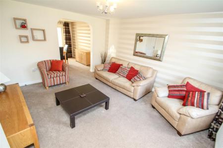 3 bedroom Detached house to let in Snowgoose Way, Newcastle-under-Lyme, ST5