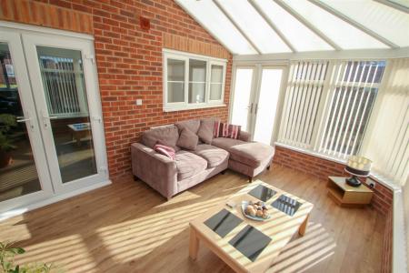 3 bedroom Detached house to let in Snowgoose Way, Newcastle-under-Lyme, ST5