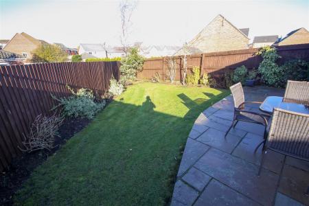 3 bedroom Detached house to let in Snowgoose Way, Newcastle-under-Lyme, ST5