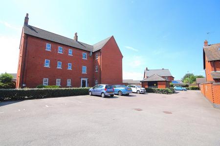 2 bedroom Flat for sale in 1 Greetham Way, Syston, LE7