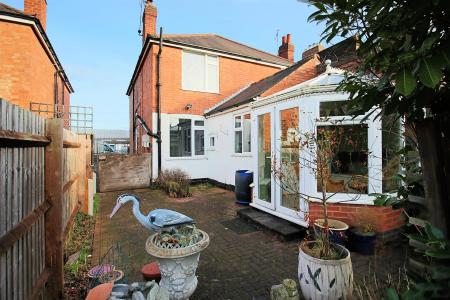2 bedroom Semi-detached house for sale in Albert Street, Syston, LE7