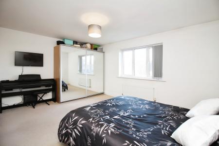 4 bedroom Town house for sale in Aldfield Green, Hamilton, LE5