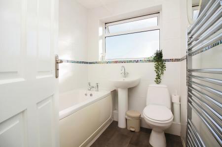 2 bedroom End of terrace house for sale in Ash Drive, Syston, LE7