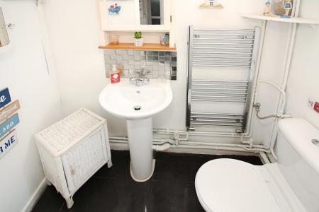 3 bedroom Detached house for sale in Barkby Road, Syston, LE7