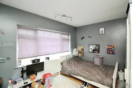 3 bedroom Detached house for sale in Barkby Road, Syston, LE7