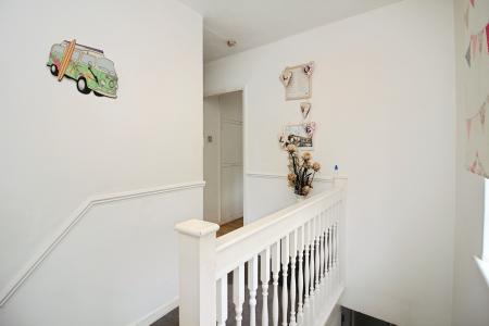 3 bedroom Detached house for sale in Barkby Road, Syston, LE7