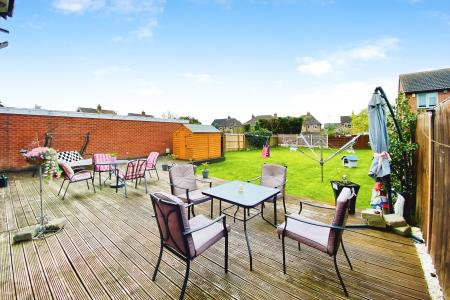 3 bedroom Detached house for sale in Barkby Road, Syston, LE7