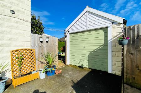 3 bedroom Semi-detached house for sale in Barkby Road, Queniborough, LE7