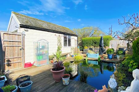 3 bedroom Semi-detached house for sale in Barkby Road, Queniborough, LE7