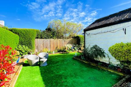 3 bedroom Semi-detached house for sale in Barkby Road, Queniborough, LE7