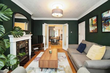 3 bedroom Semi-detached house for sale in Barkby Road, Syston, LE7