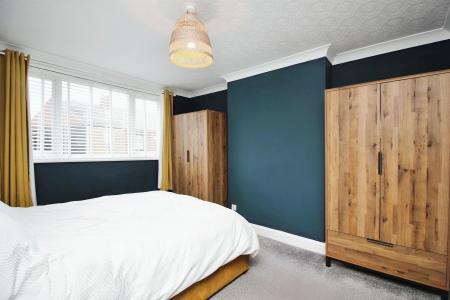 3 bedroom Semi-detached house for sale in Barkby Road, Syston, LE7