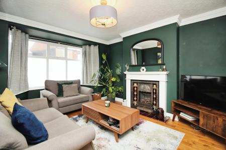 3 bedroom Semi-detached house for sale in Barkby Road, Syston, LE7