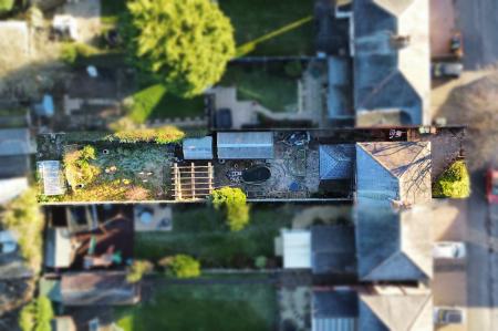 3 bedroom Semi-detached house for sale in Barkby Road, Syston, LE7