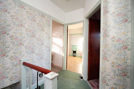 3 bedroom Semi-detached house for sale in Barkby Road, Syston, LE7